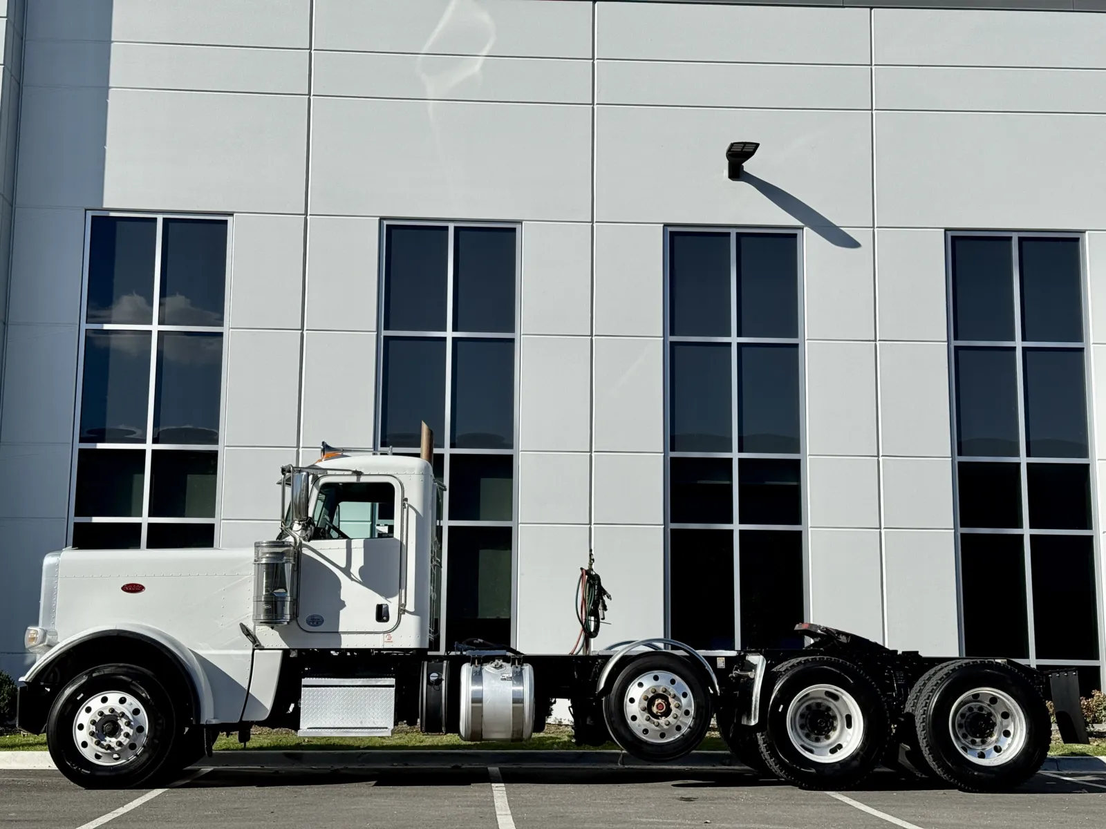 2020 Peterbilt 389 — photo 4