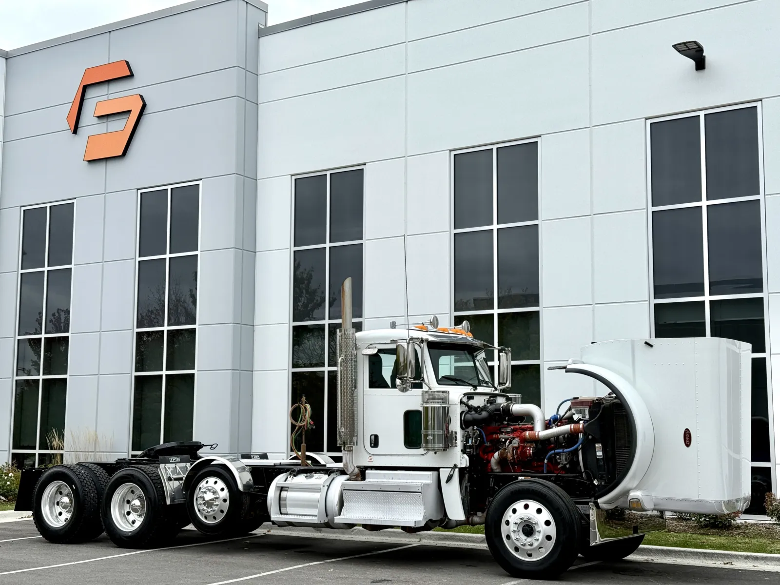2020 Peterbilt 389 — photo 9