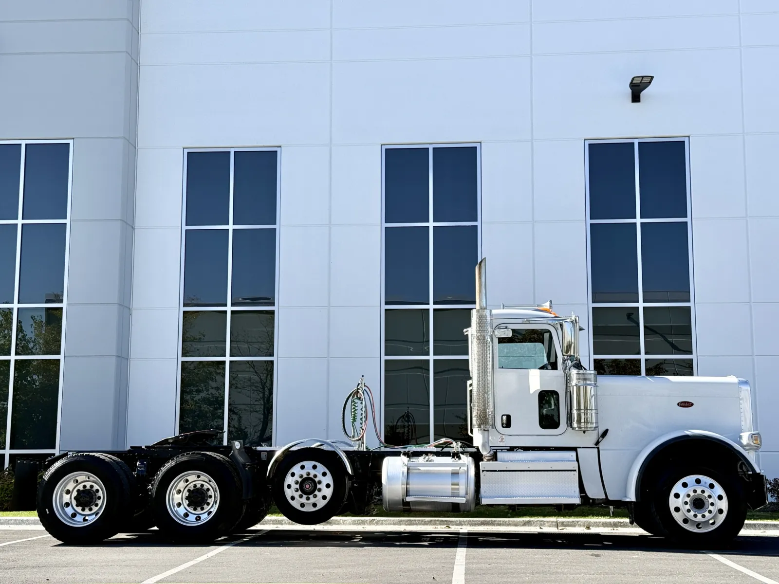 2020 Peterbilt 389 — photo 3