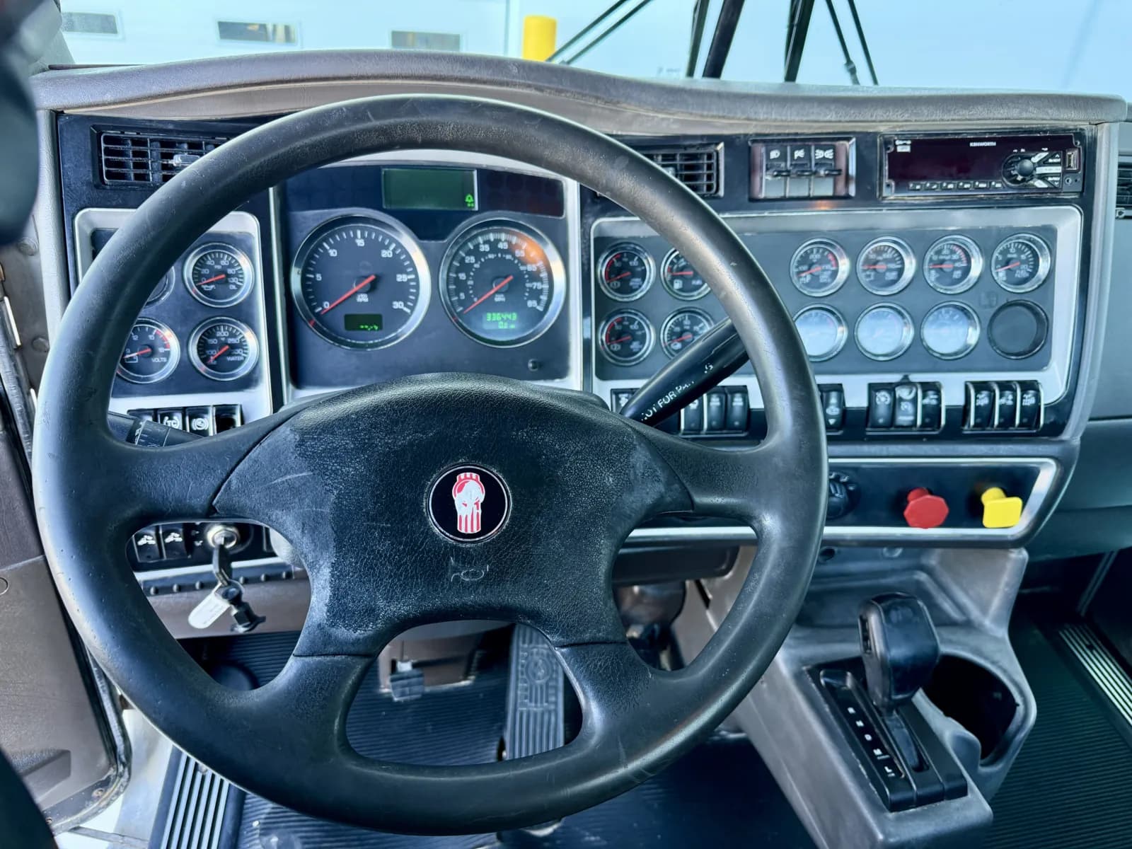 2019 Kenworth T800 — photo 16