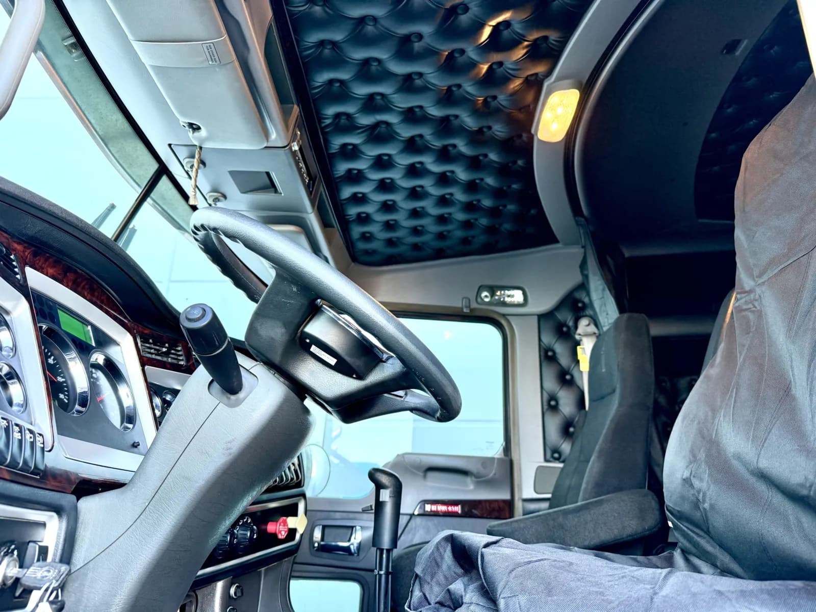 2012 Kenworth T800 — photo 14