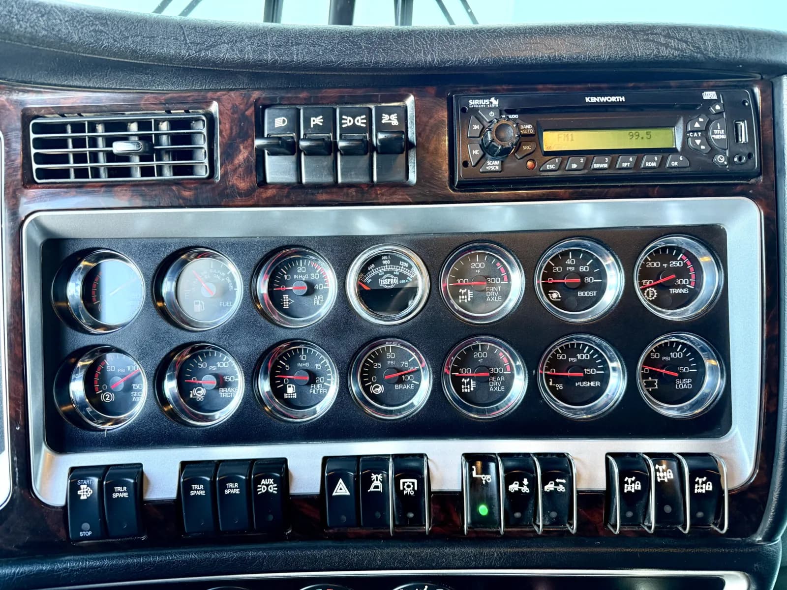 2012 Kenworth T800 — photo 18