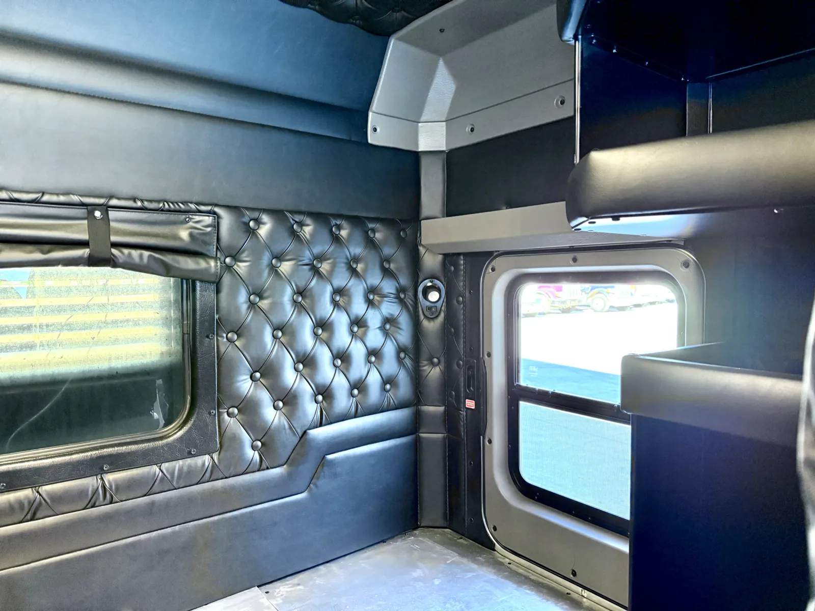 2012 Kenworth T800 — photo 24