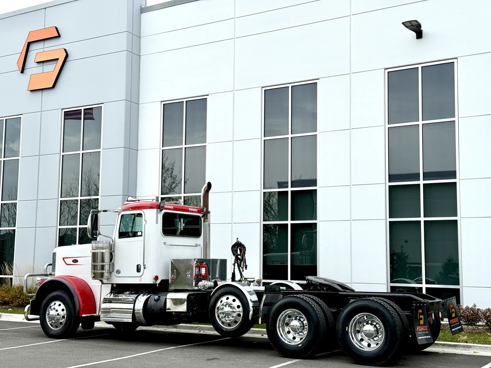 2023 Peterbilt 389 — photo 6