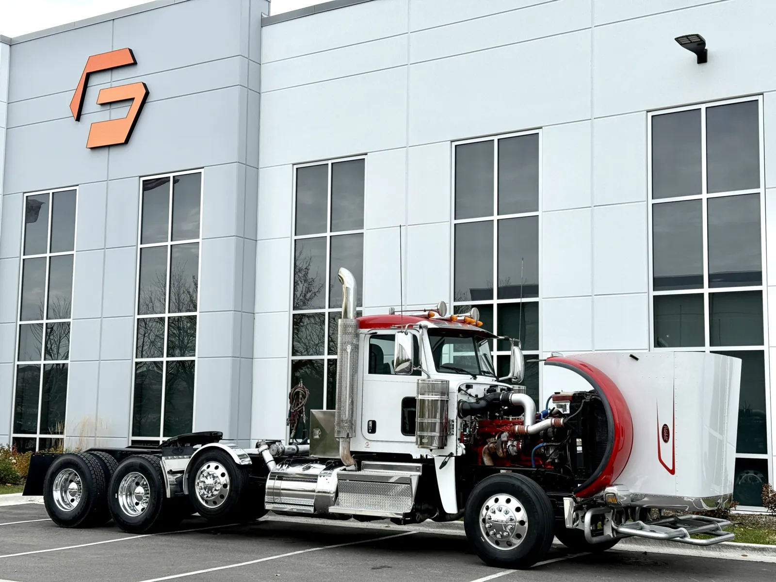 2023 Peterbilt 389 — photo 9
