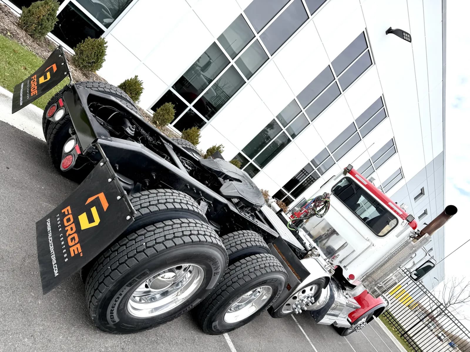 2023 Peterbilt 389 — photo 11