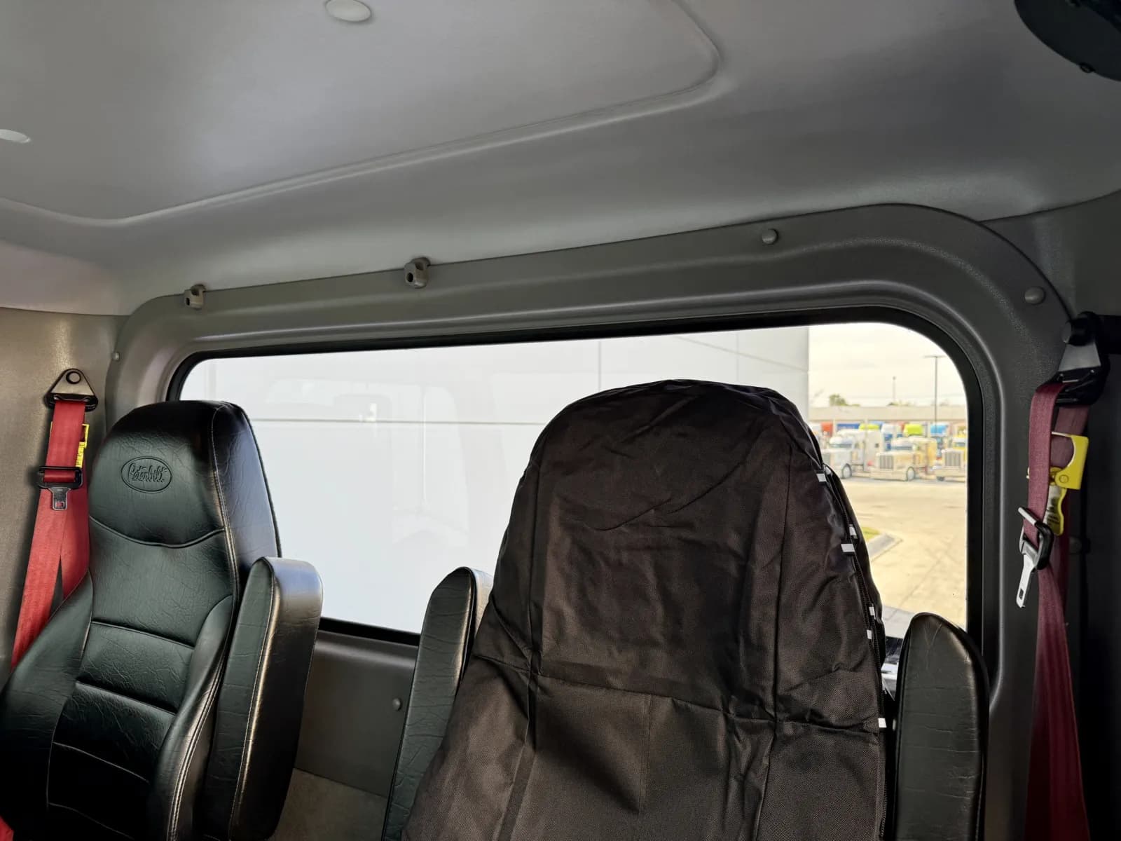 2023 Peterbilt 389 — photo 20