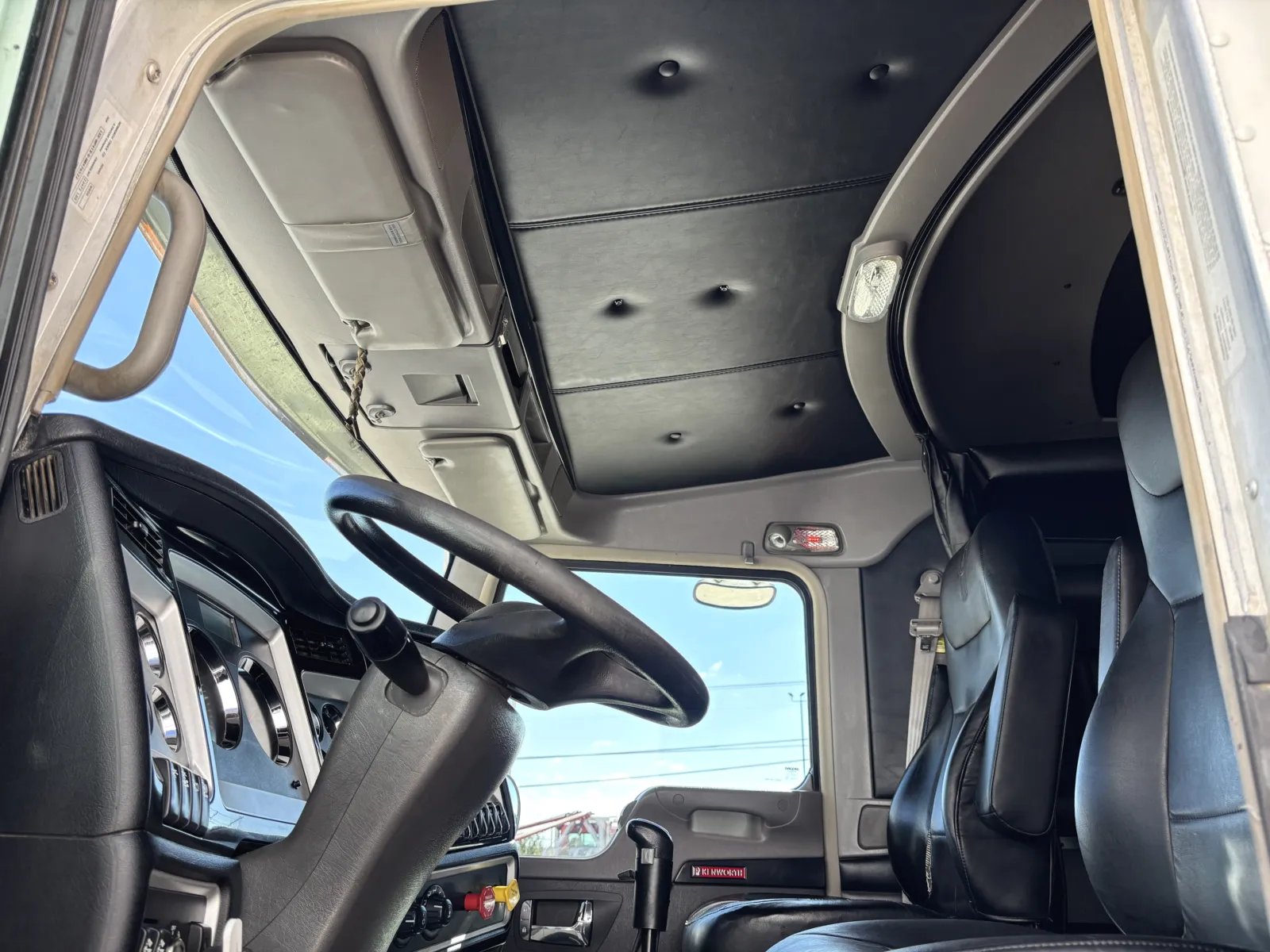 2022 Kenworth W900 — photo 14
