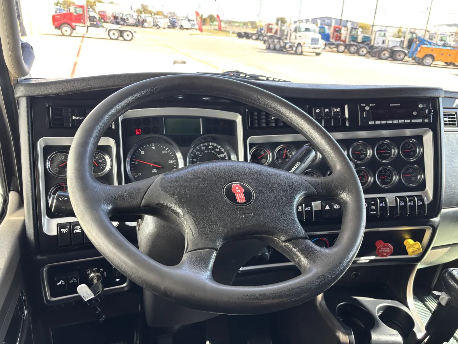 2022 Kenworth W900 — photo 16