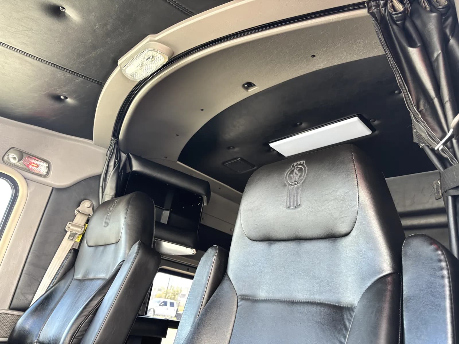 2022 Kenworth W900 — photo 20