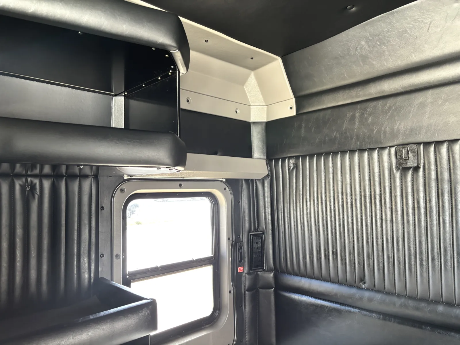 2022 Kenworth W900 — photo 22