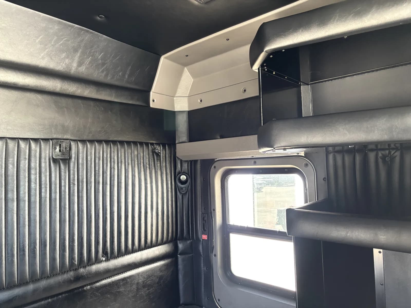 2022 Kenworth W900 — photo 24