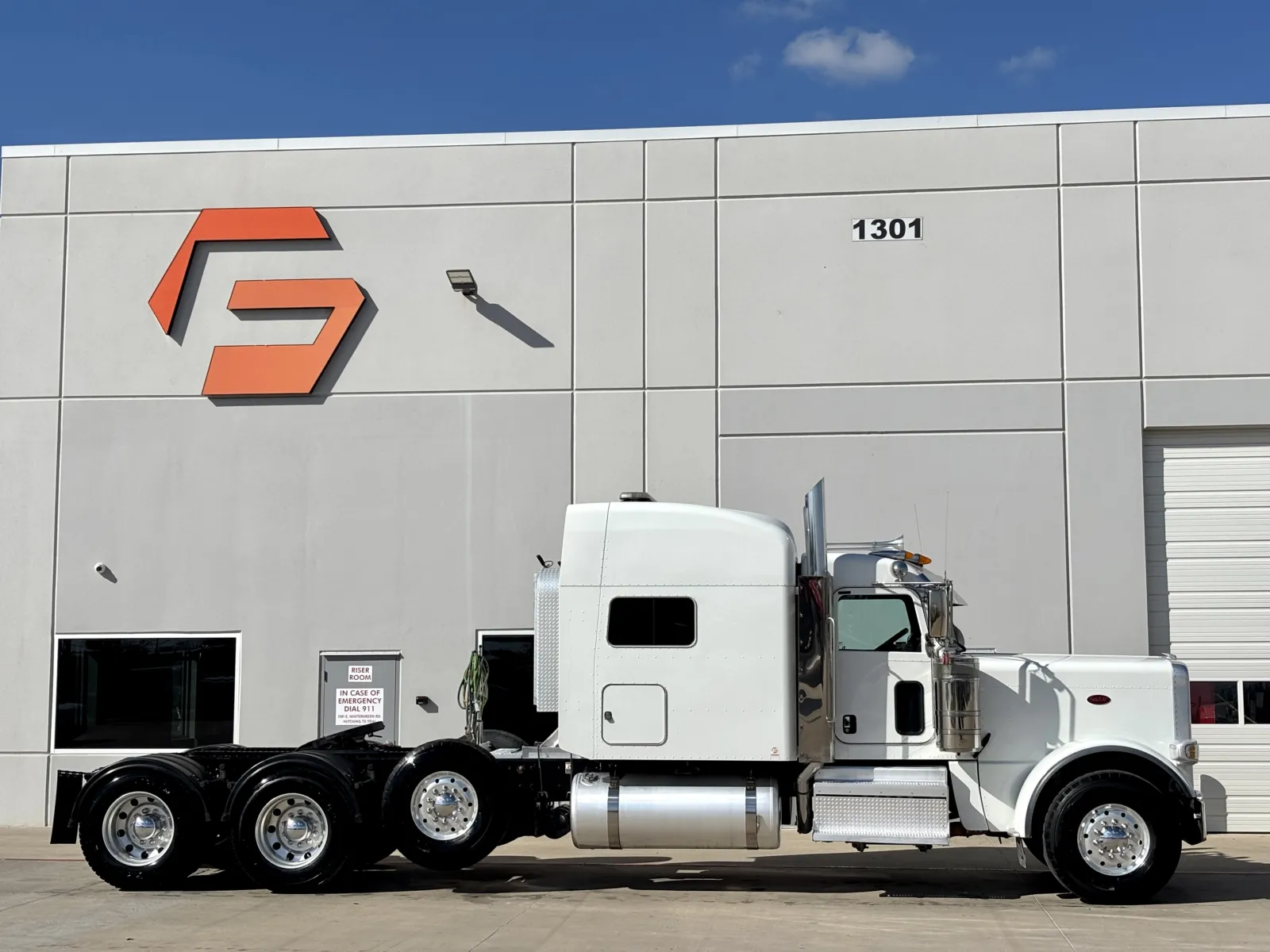 2021 Peterbilt 389 — photo 3