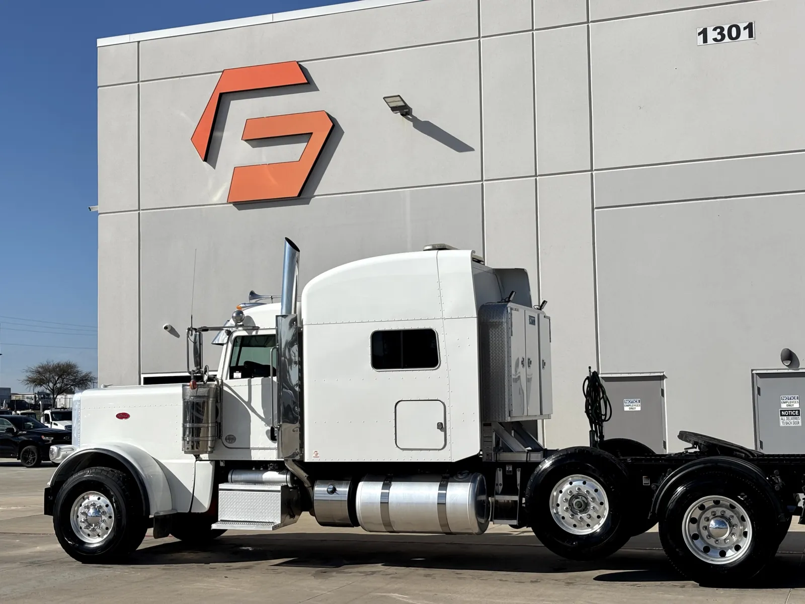 2021 Peterbilt 389 — photo 8
