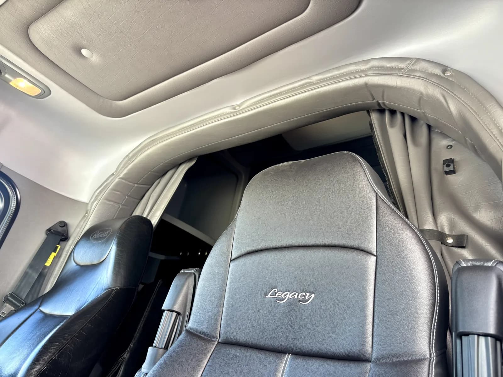 2021 Peterbilt 389 — photo 20