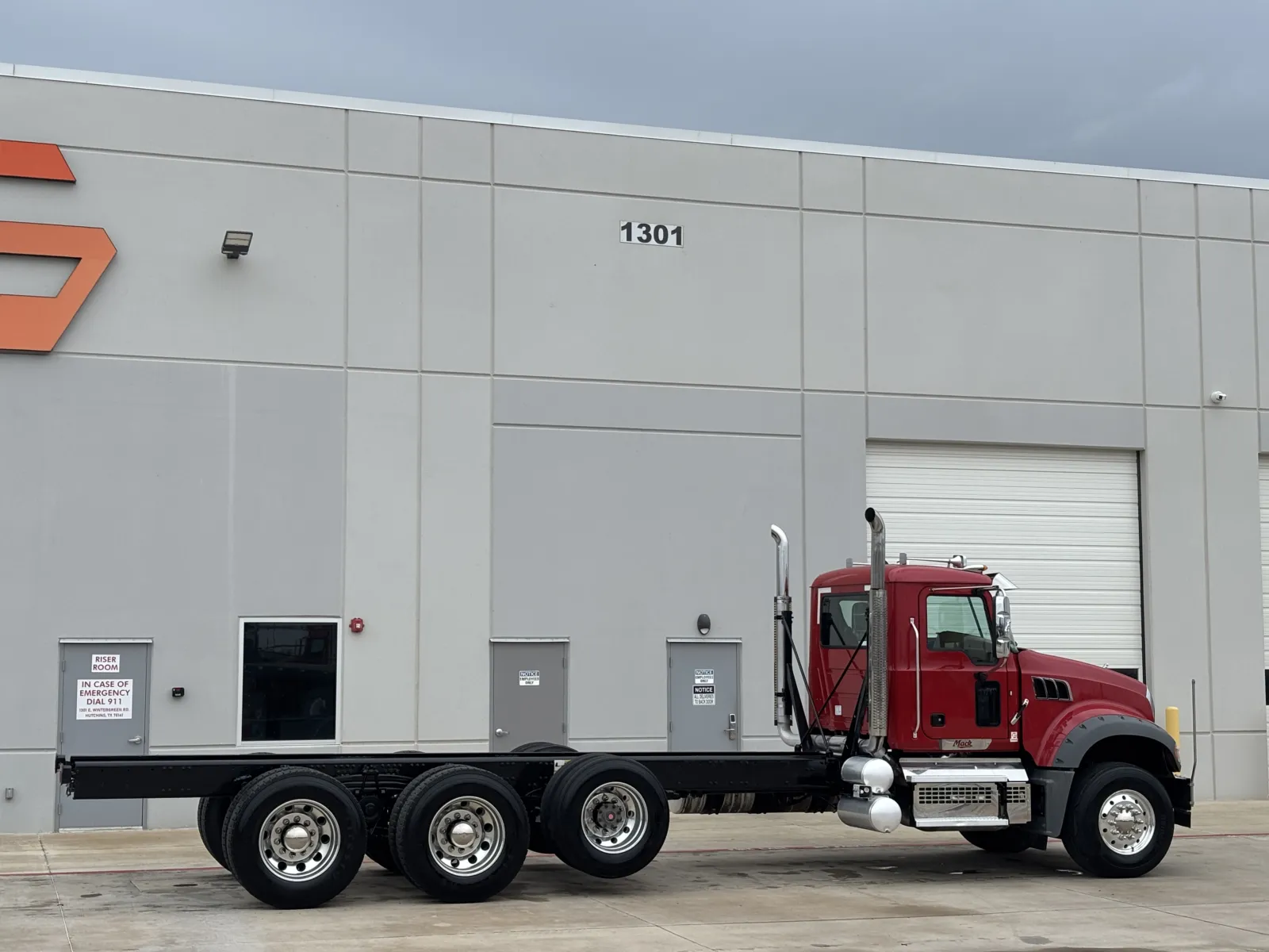 2023 Mack Granite — photo 5