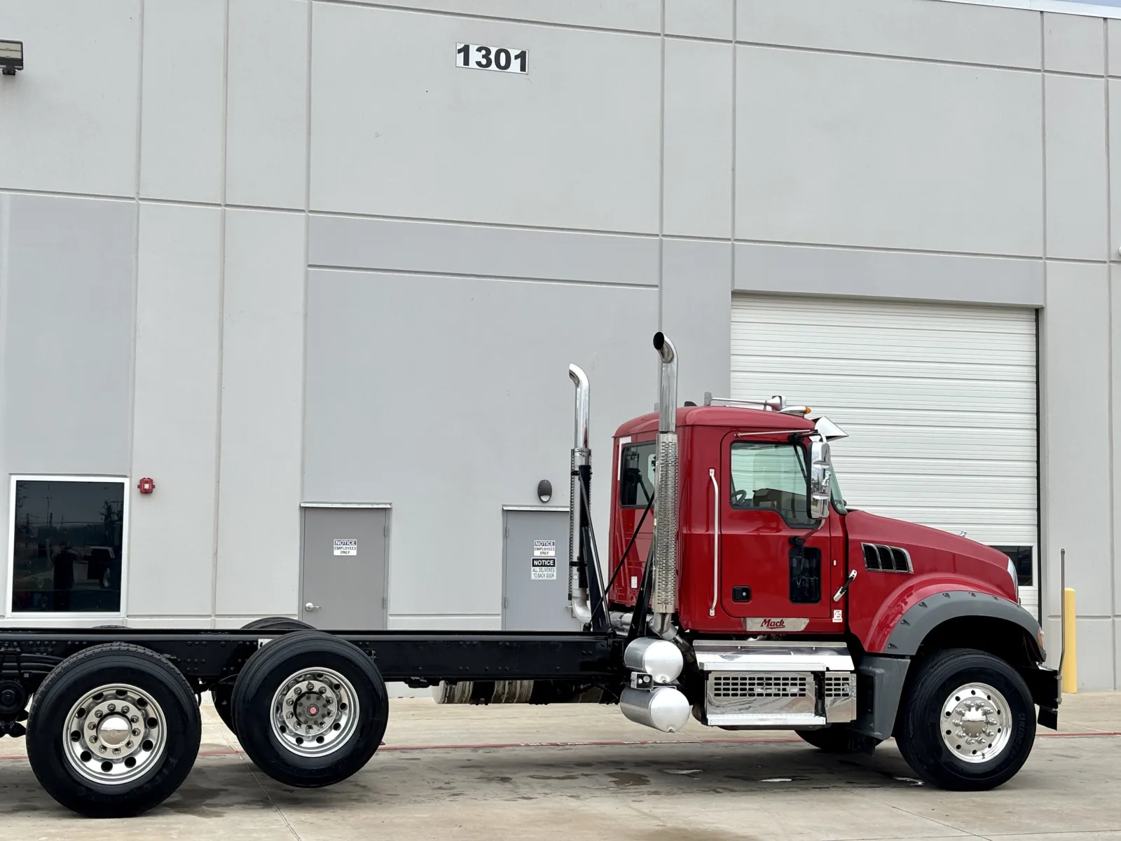 2023 Mack Granite — photo 7