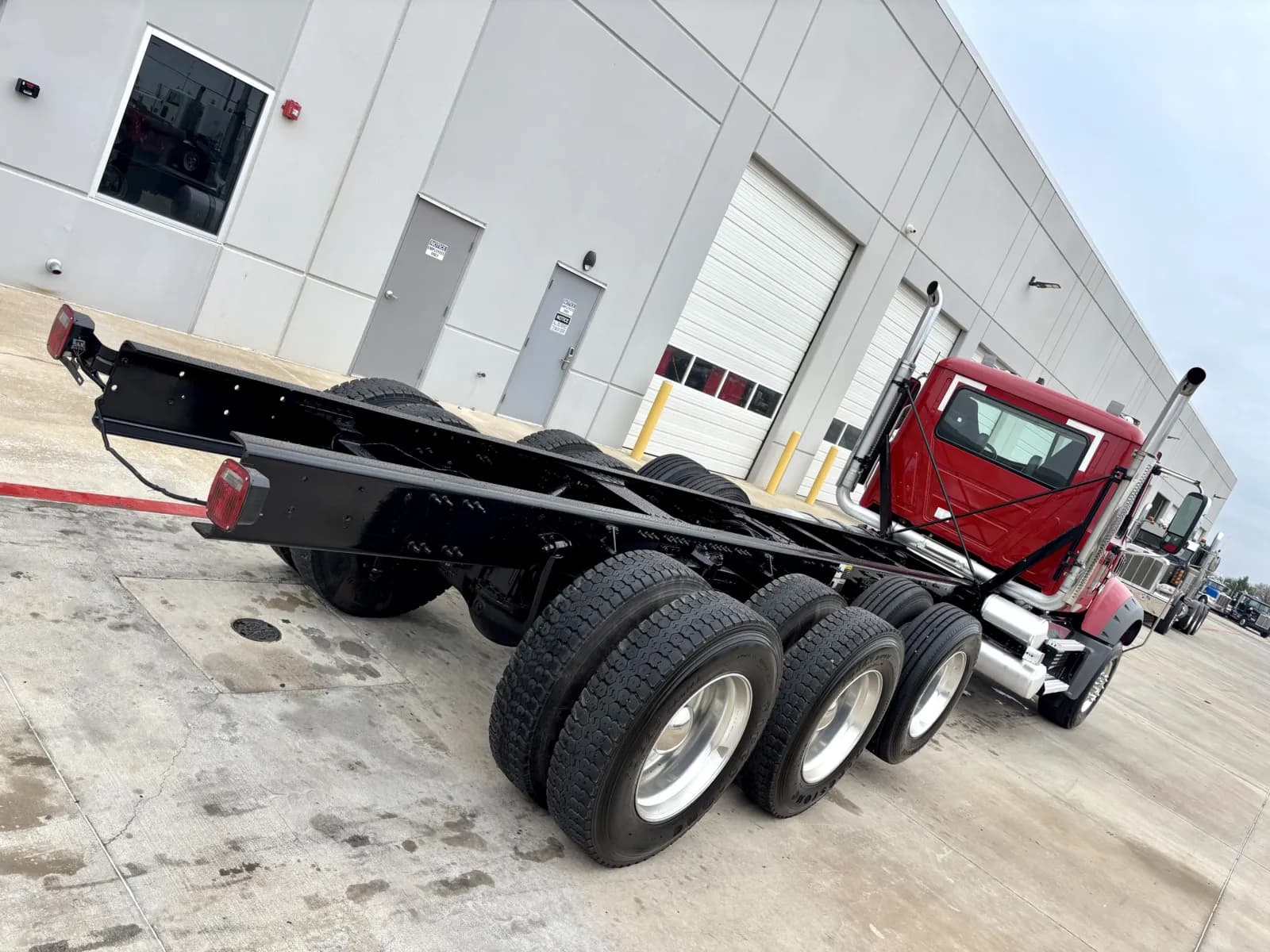 2023 Mack Granite — photo 11