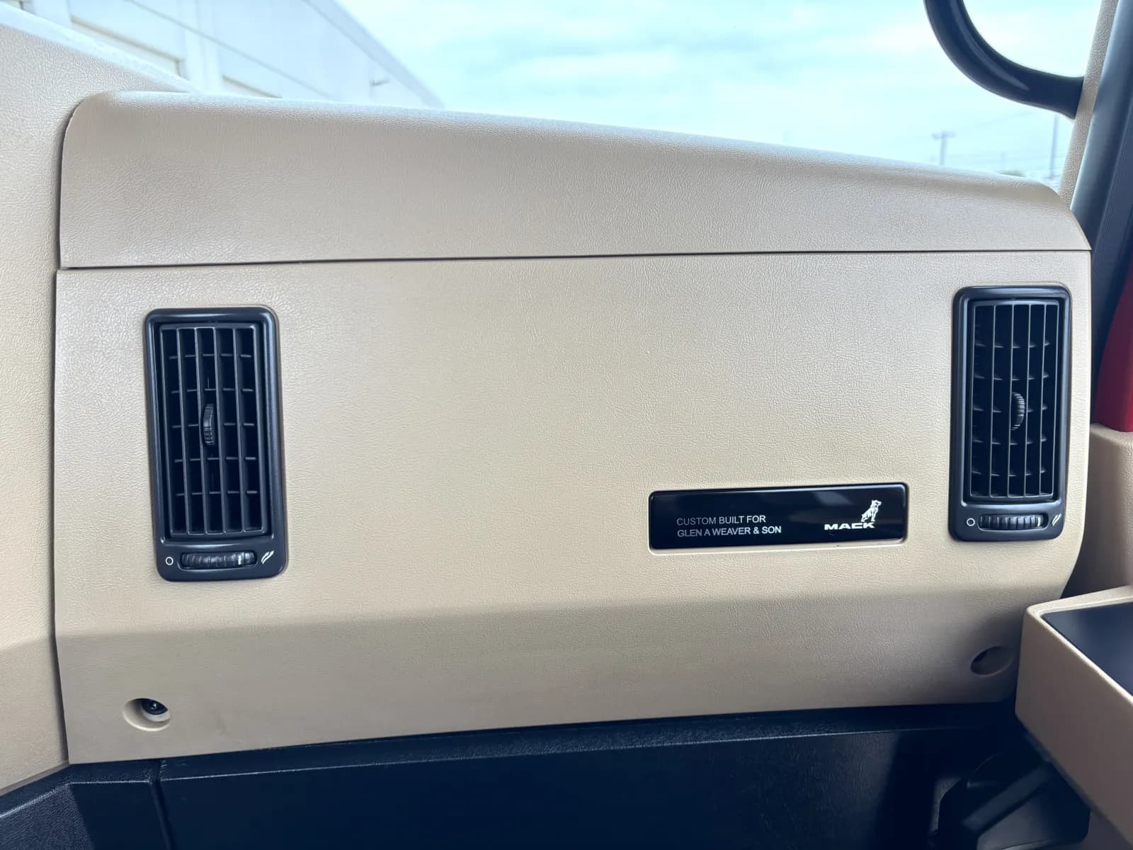 2023 Mack Granite — photo 19