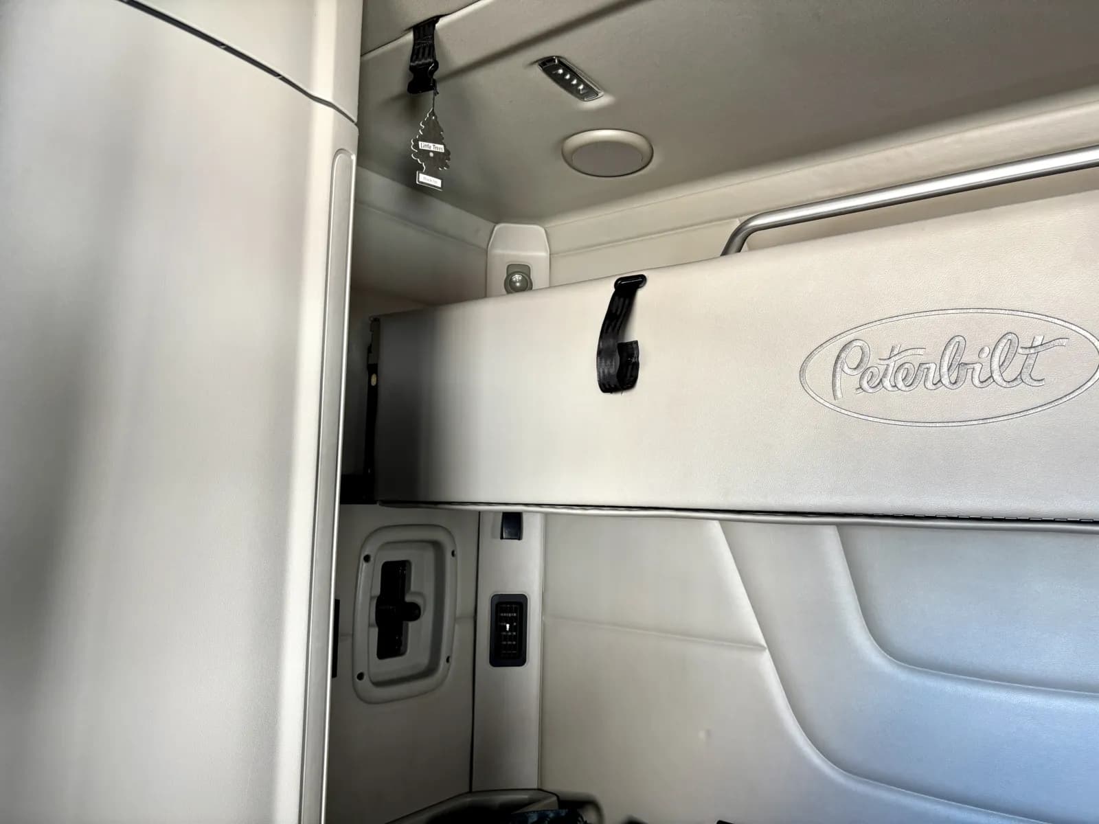 2024 Peterbilt 567 — photo 20