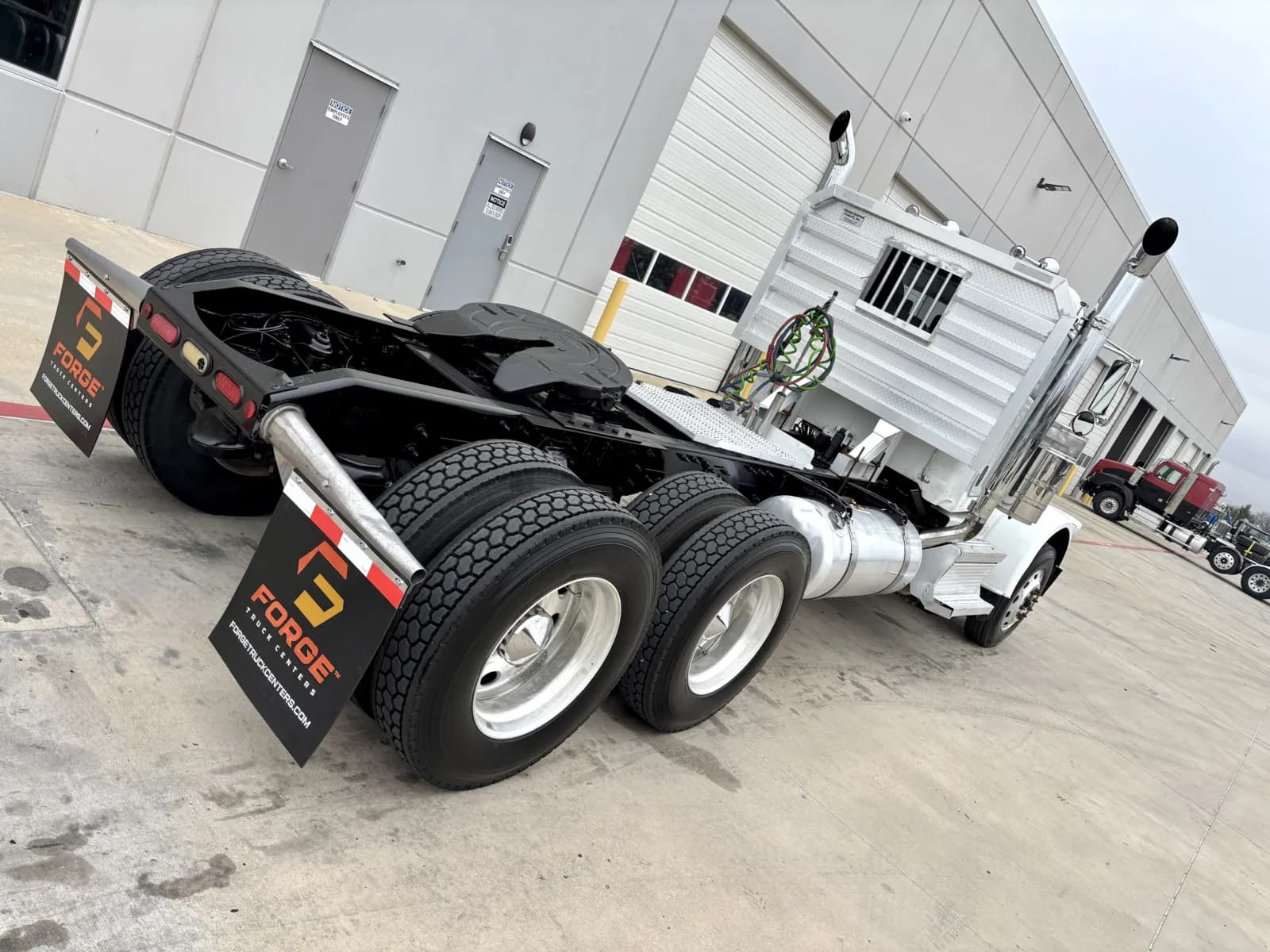 2021 Peterbilt 389 — photo 11