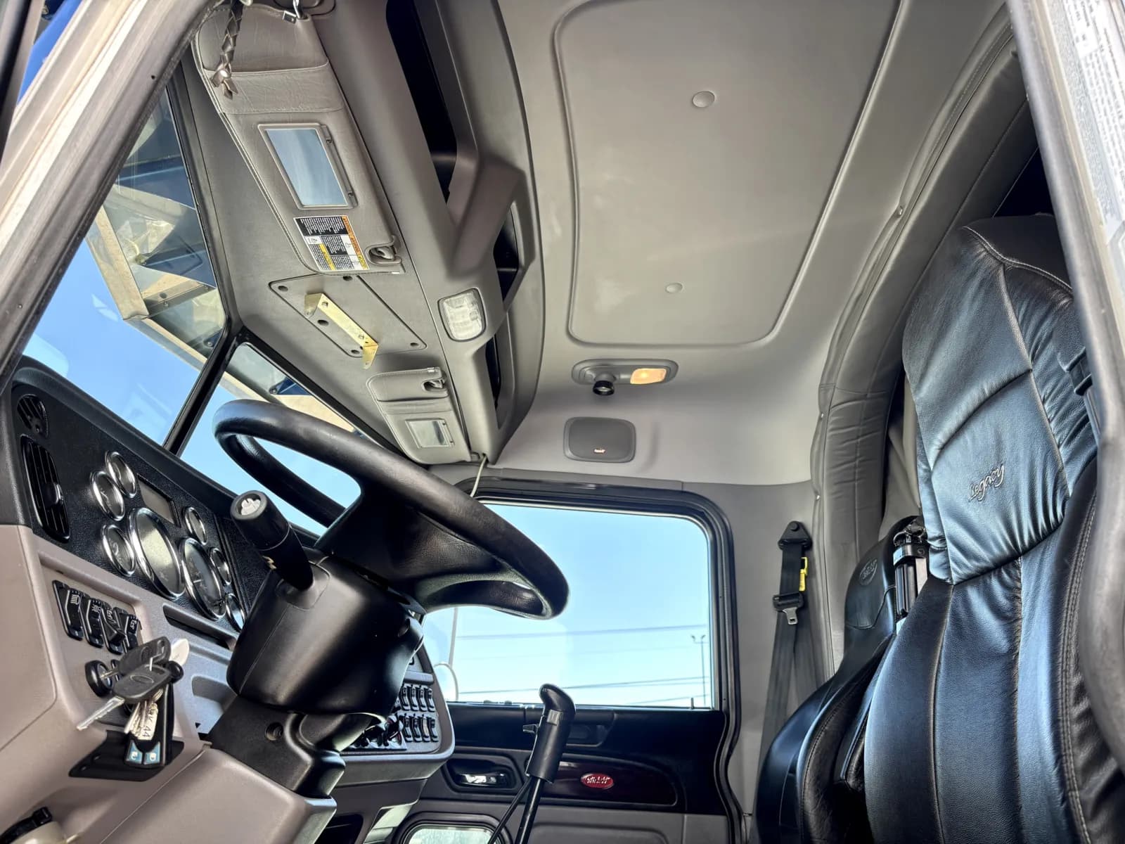 2018 Peterbilt 389 — photo 14