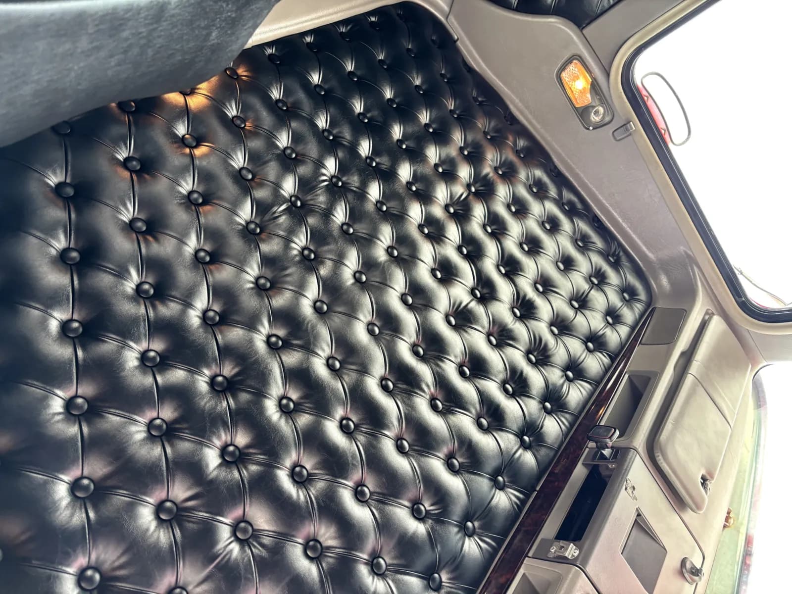 2020 Kenworth T800 — photo 21