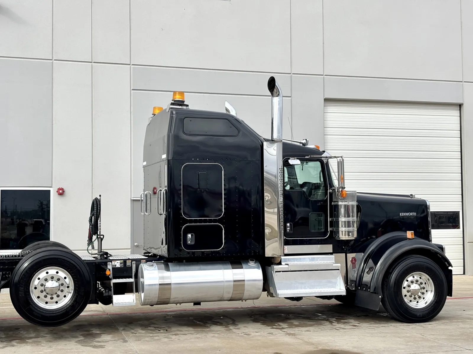 2022 Kenworth W900 — photo 7