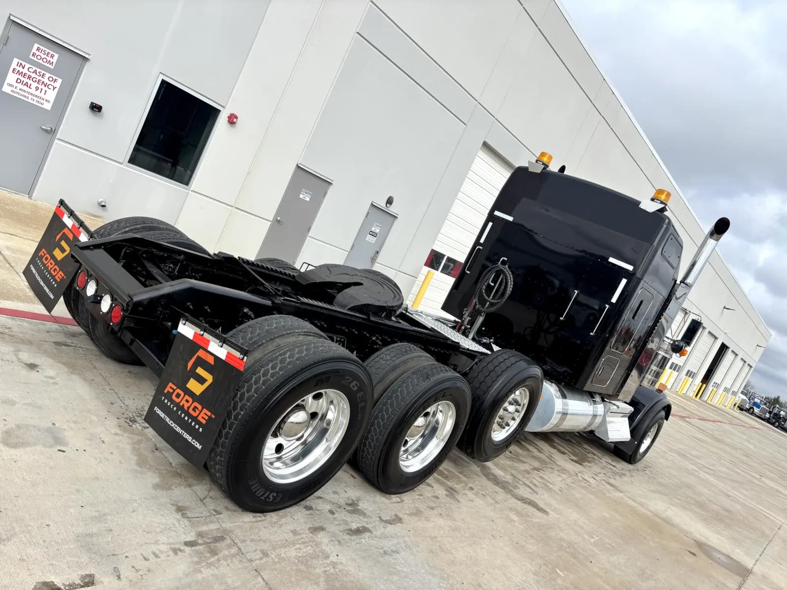 2022 Kenworth W900 — photo 11