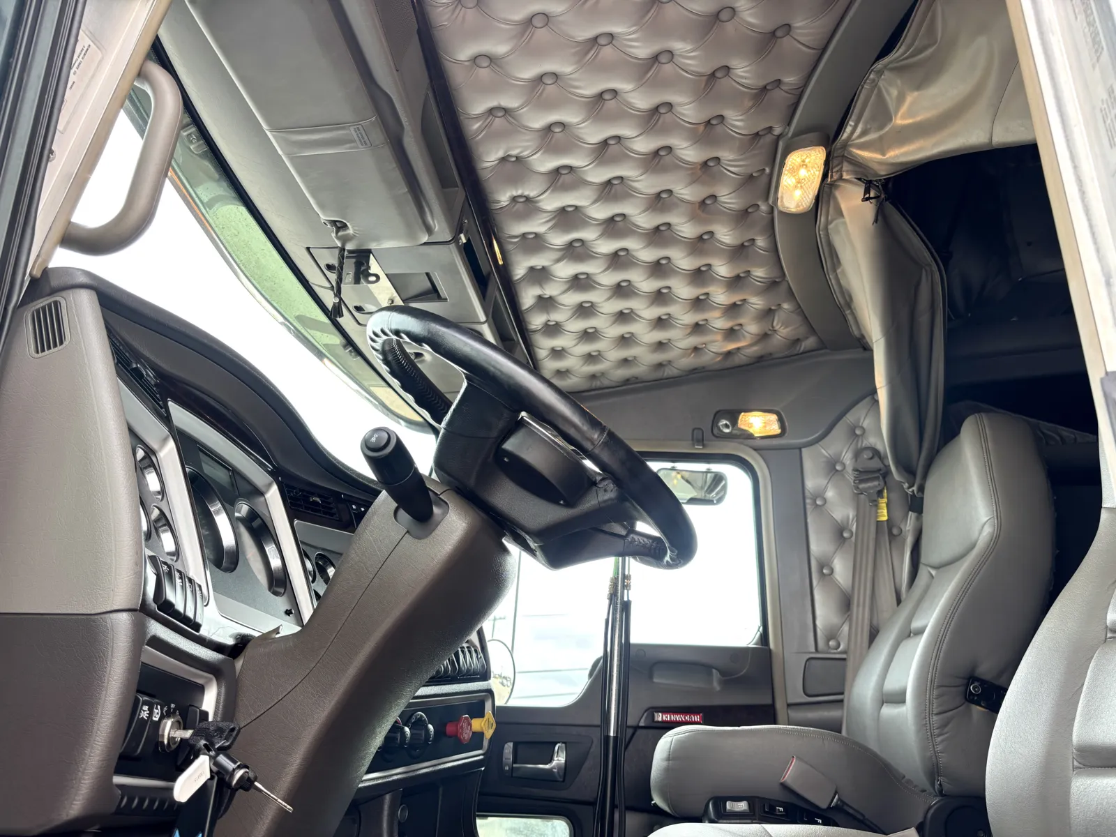 2022 Kenworth W900 — photo 14