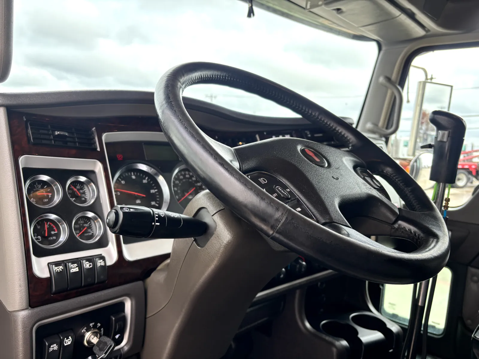 2022 Kenworth W900 — photo 15