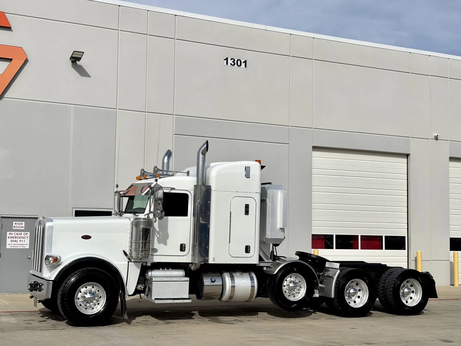 2017 Peterbilt 389 — photo 2