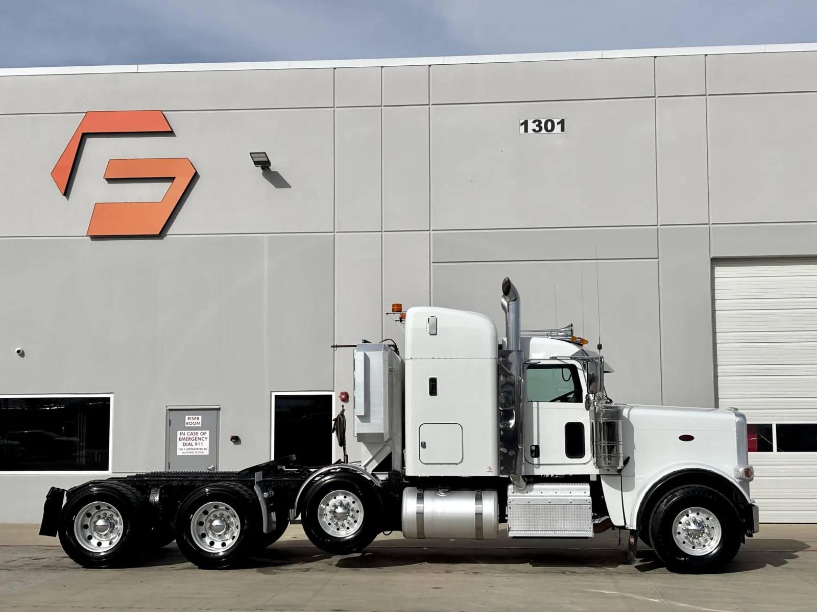 2017 Peterbilt 389 — photo 3