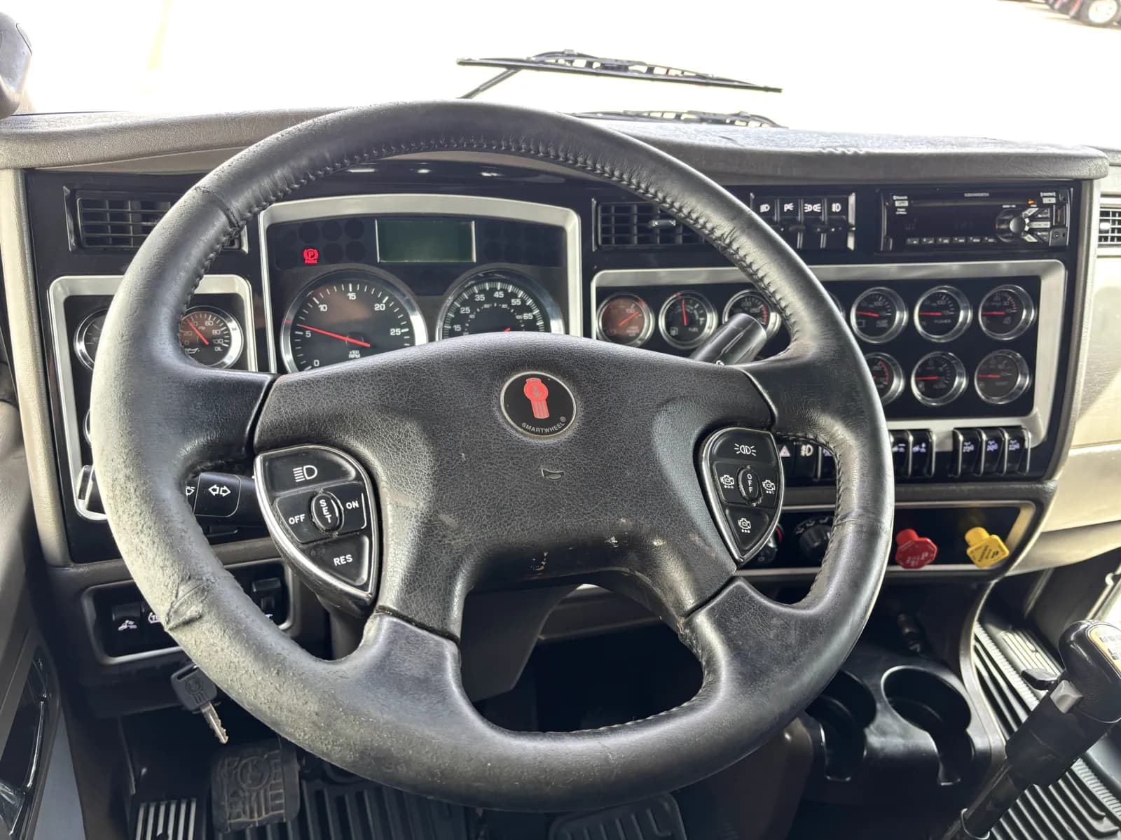 2020 Kenworth T800 — photo 16