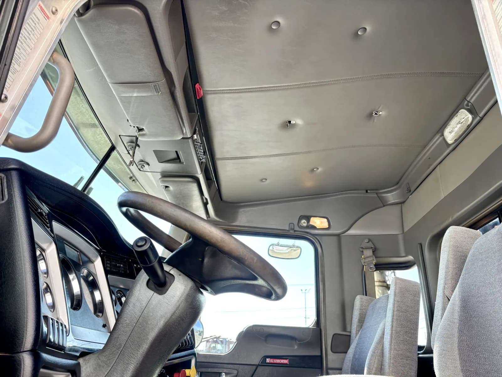2012 Kenworth T800 — photo 14