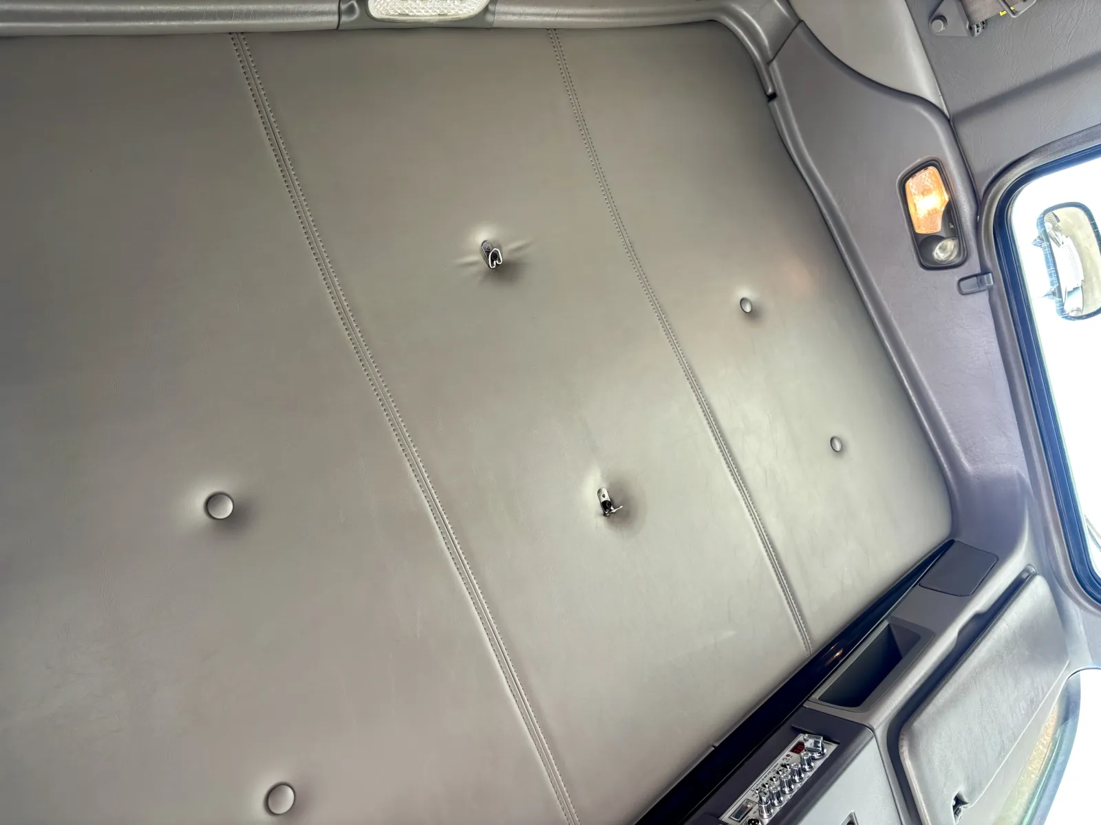 2012 Kenworth T800 — photo 21