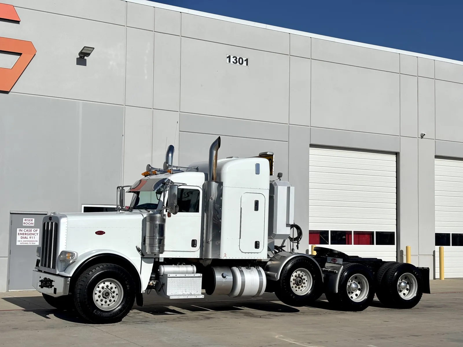 2017 Peterbilt 389 — photo 2