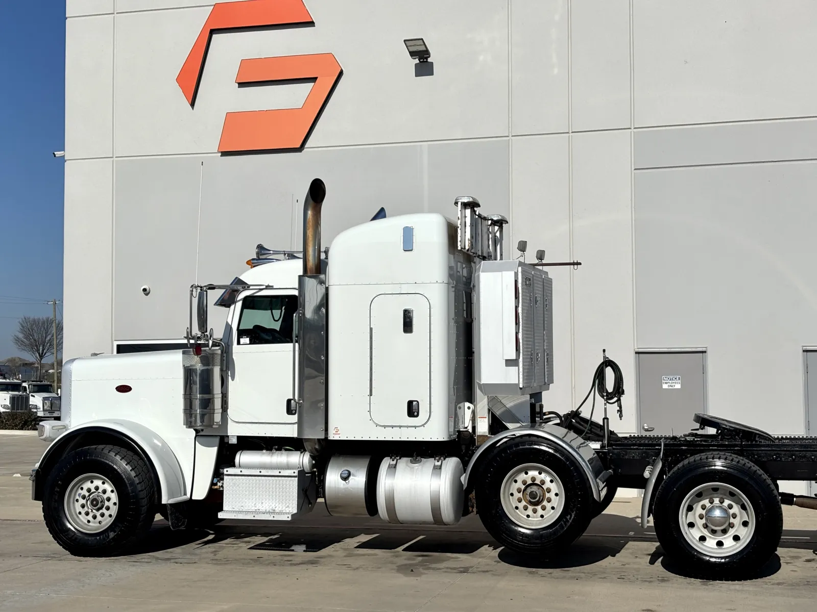 2017 Peterbilt 389 — photo 8