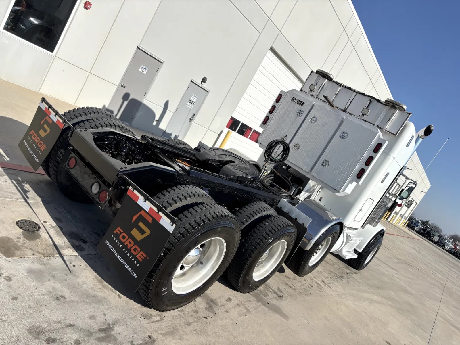 2017 Peterbilt 389 — photo 11