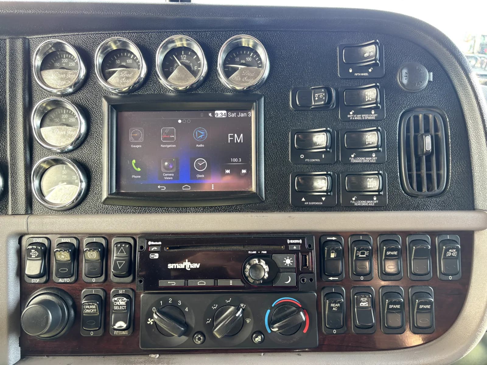 2017 Peterbilt 389 — photo 18