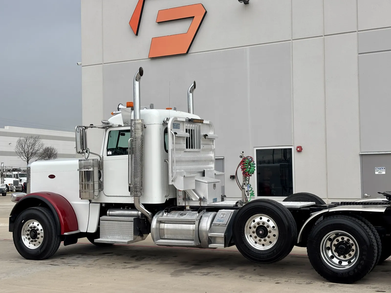 2017 Peterbilt 389 — photo 8