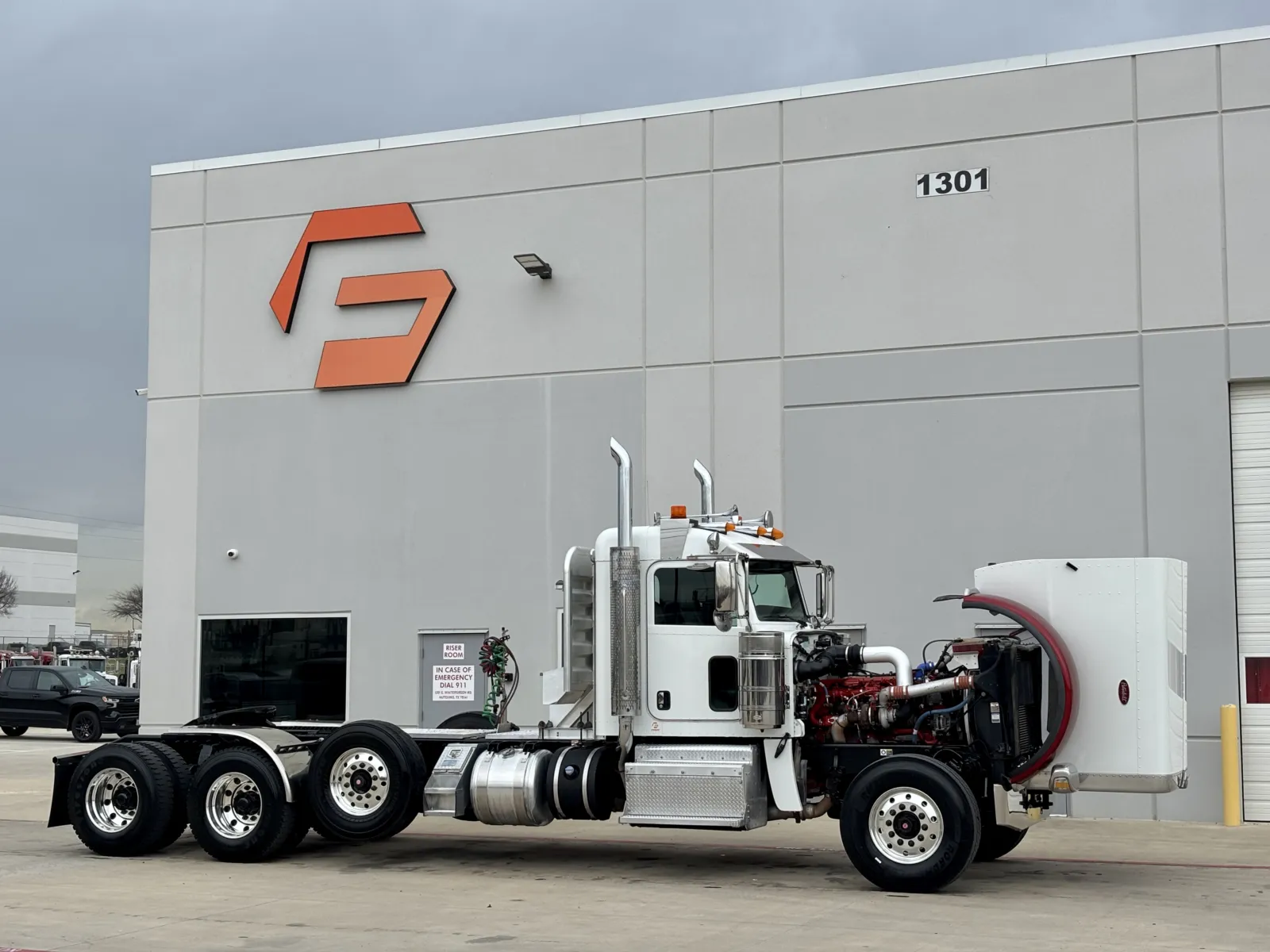 2017 Peterbilt 389 — photo 9