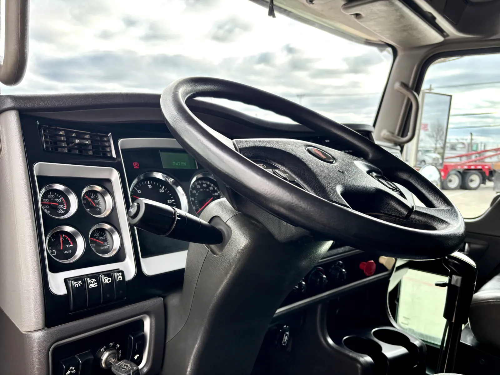 2012 Kenworth W900 — photo 15