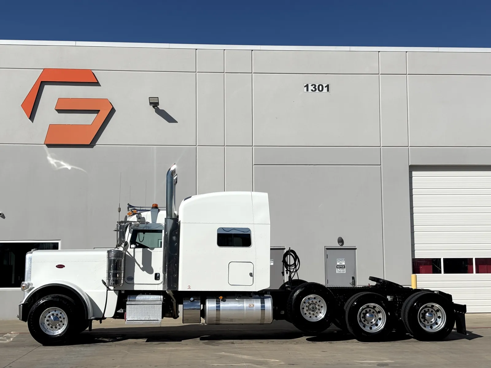 2022 Peterbilt 389 — photo 4