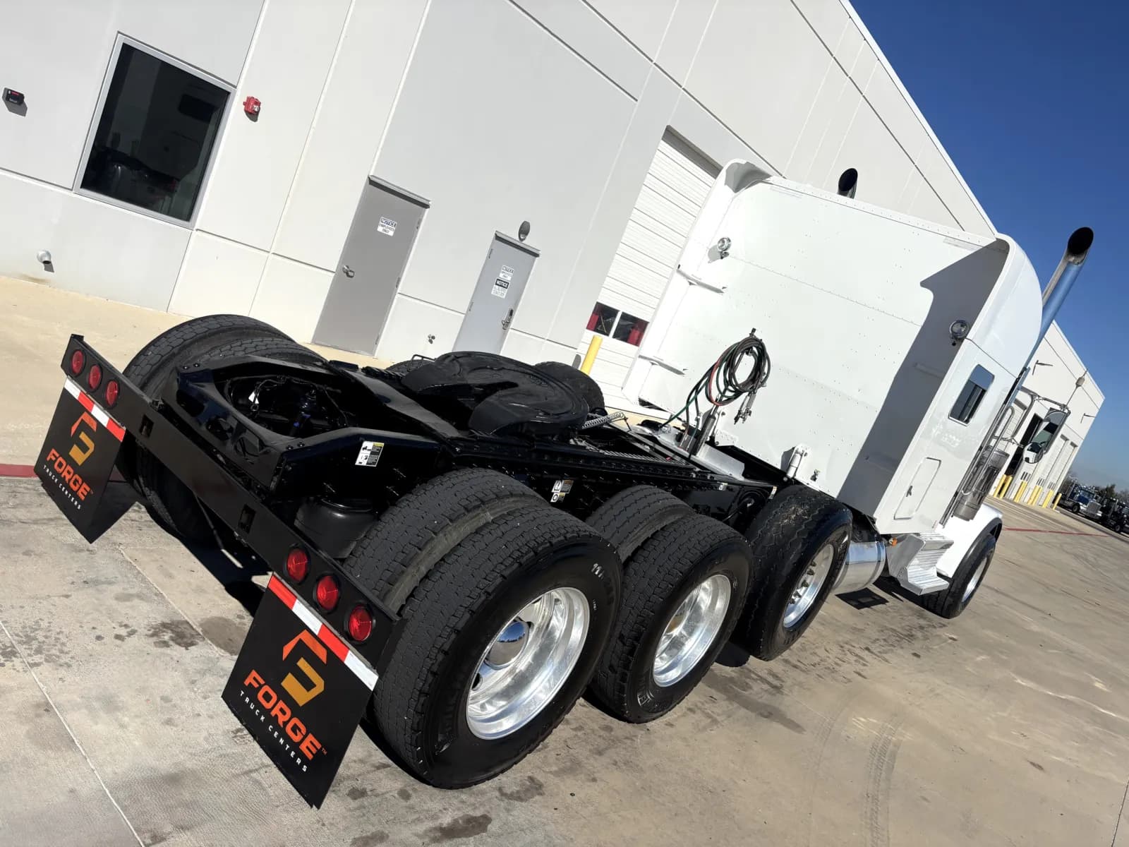 2022 Peterbilt 389 — photo 11