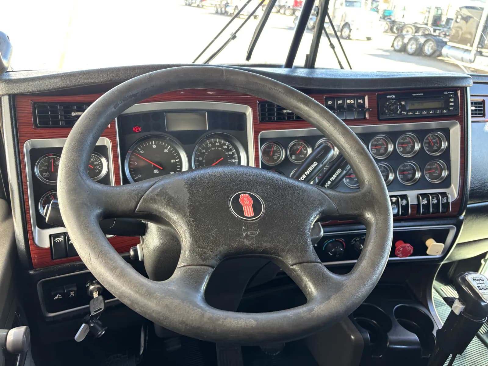 2009 Kenworth T800 — photo 15