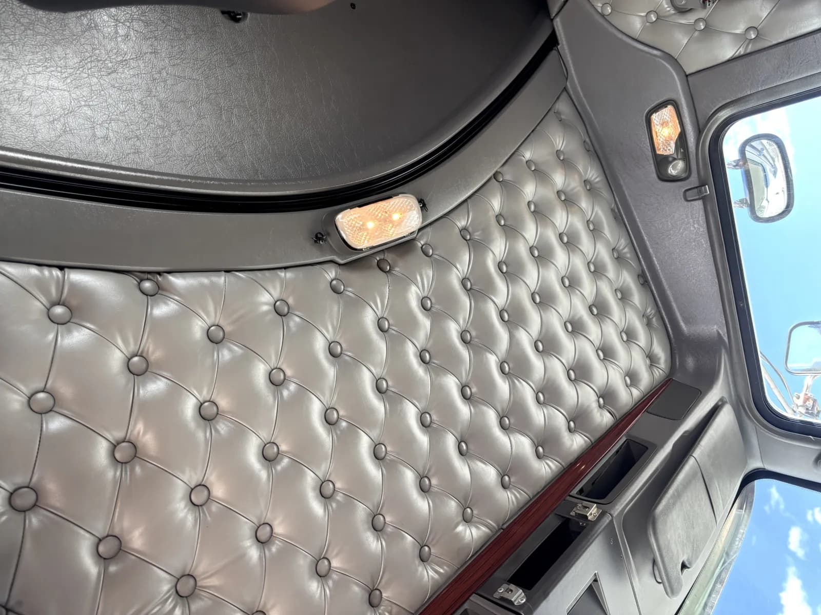 2009 Kenworth T800 — photo 20