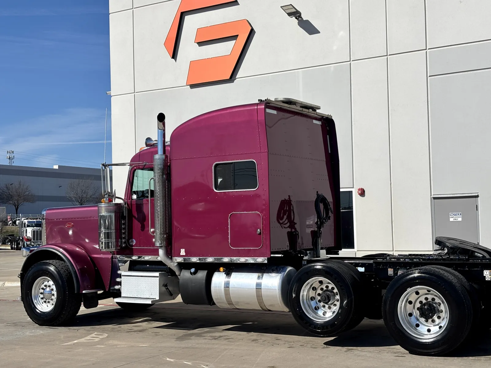 2024 Peterbilt 389 — photo 8