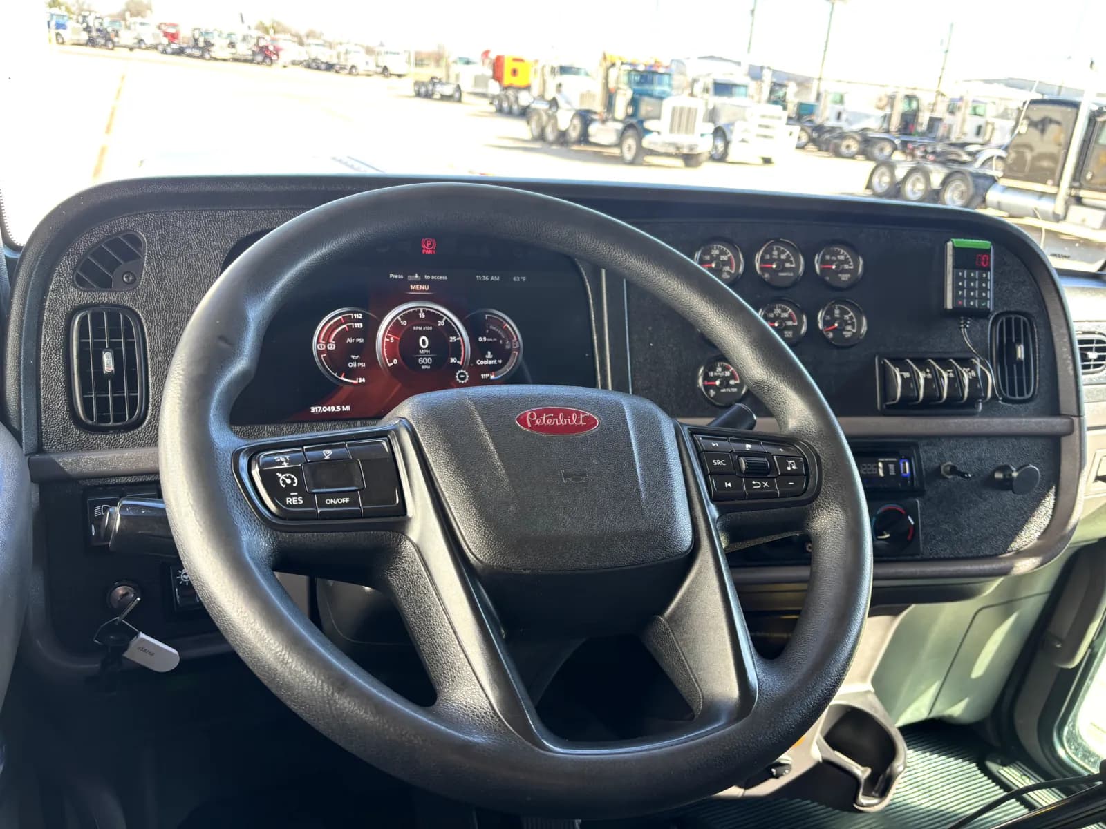 2024 Peterbilt 389 — photo 16