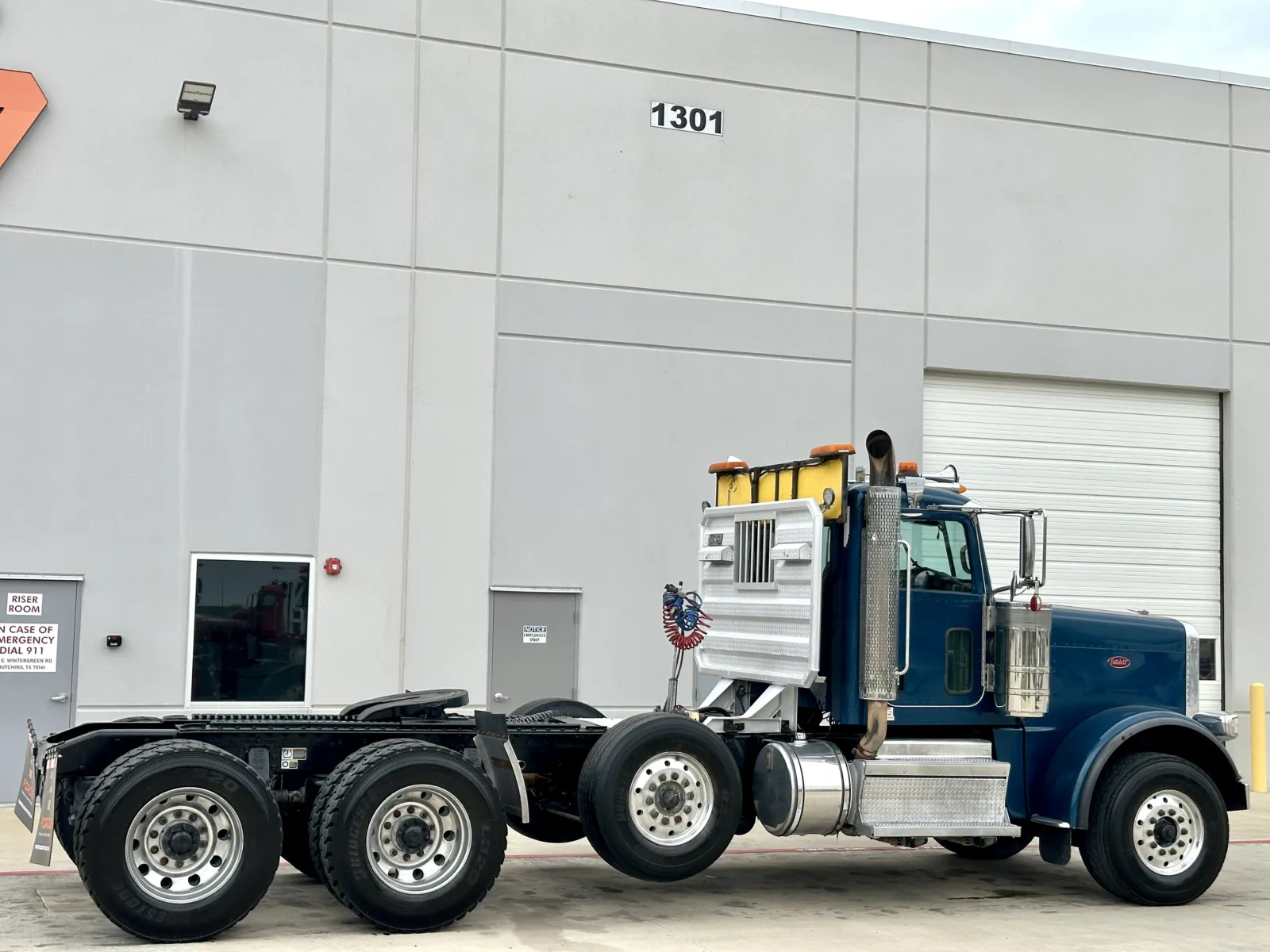 2022 Peterbilt 389 — photo 5